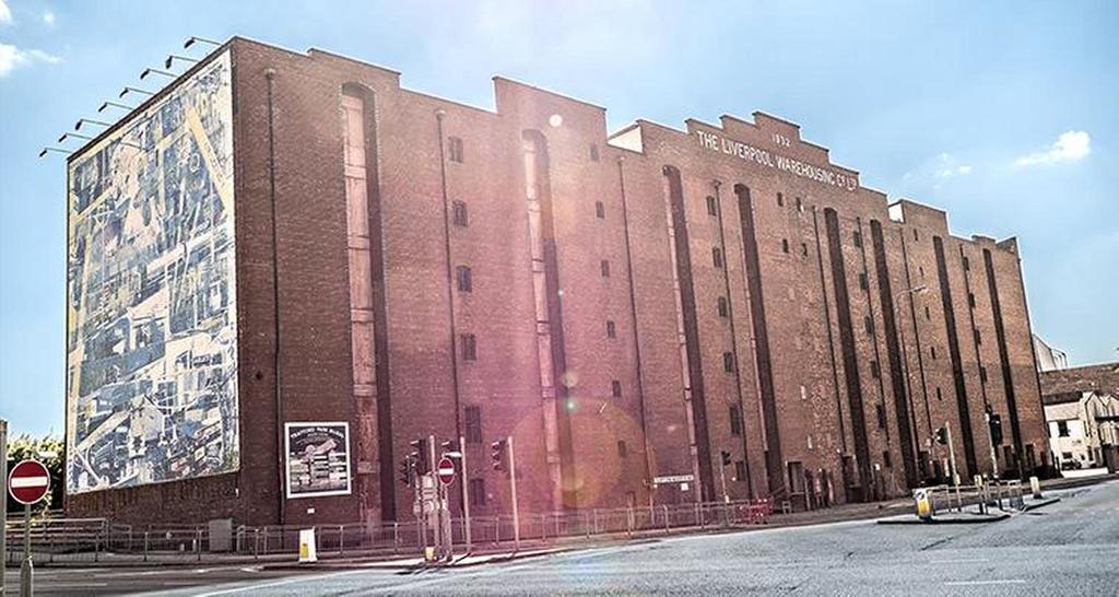 Victoria Warehouse Hotel Салфорд Екстериор снимка