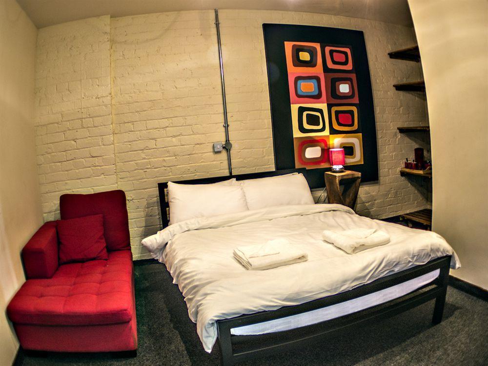 Victoria Warehouse Hotel Салфорд Екстериор снимка
