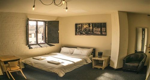 Victoria Warehouse Hotel Салфорд Екстериор снимка