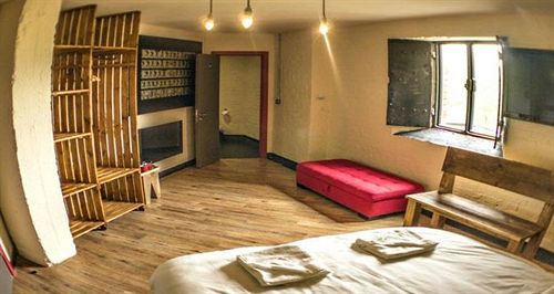 Victoria Warehouse Hotel Салфорд Екстериор снимка